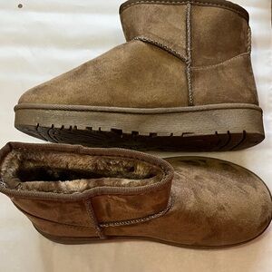 Men's Suede Fleece-Lined Ankle Boots in Brown